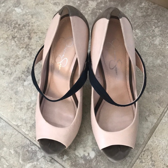 Shoe - Picture 3 of 3